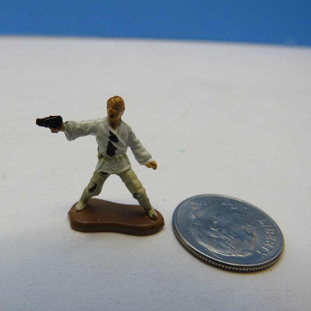 VTG Micro Machines Star Wars Tatooine Luke Skywalker Figurine.